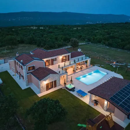 Wunderschoene Mit Beheiztem Pool, Sauna Und Whirlpool In Der Naehe Des Meeres Villa *
