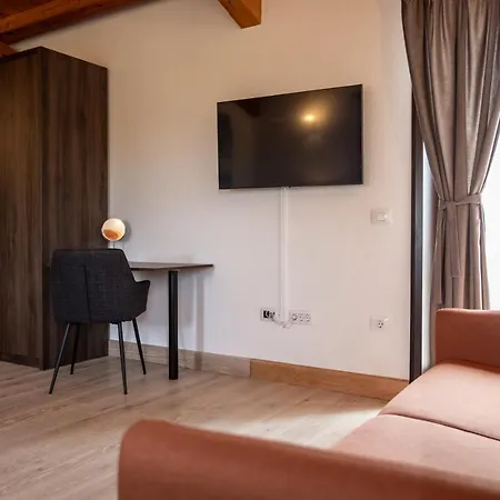 Villa Wunderschoene Mit Beheiztem Pool, Sauna Und Whirlpool In Der Naehe Des Meeres *