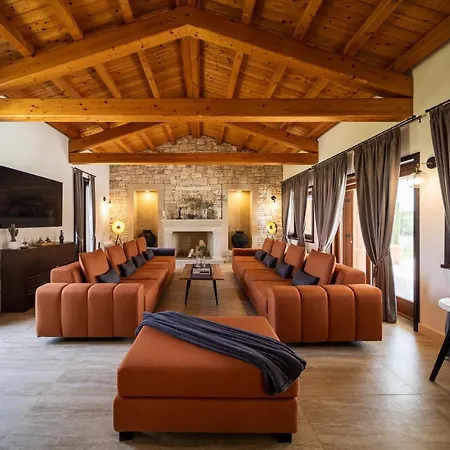 Wunderschoene Mit Beheiztem Pool, Sauna Und Whirlpool In Der Naehe Des Meeres Hrboki