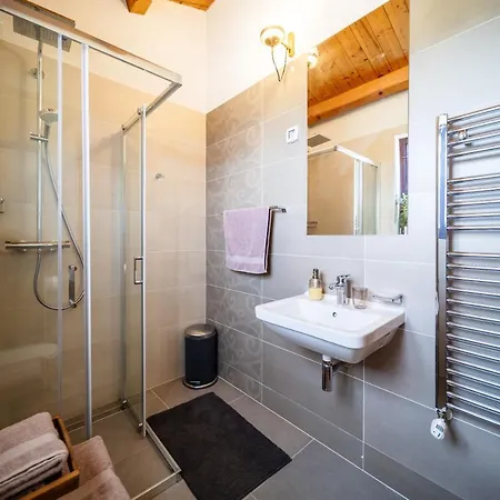 Wunderschoene Mit Beheiztem Pool, Sauna Und Whirlpool In Der Naehe Des Meeres * Hrboki