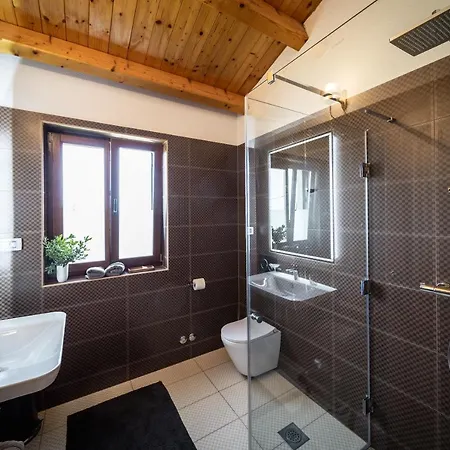 Wunderschoene Mit Beheiztem Pool, Sauna Und Whirlpool In Der Naehe Des Meeres * Hrboki