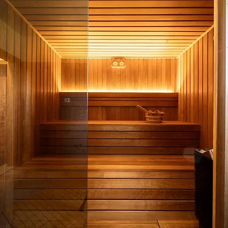 Wunderschoene Mit Beheiztem Pool, Sauna Und Whirlpool In Der Naehe Des Meeres Villa