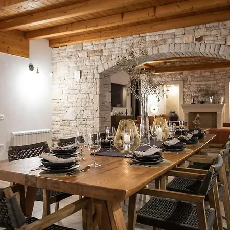 Wunderschoene Mit Beheiztem Pool, Sauna Und Whirlpool In Der Naehe Des Meeres Villa
