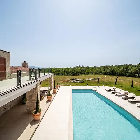 Wunderschoene Mit Beheiztem Pool, Sauna Und Whirlpool In Der Naehe Des Meeres Hrboki