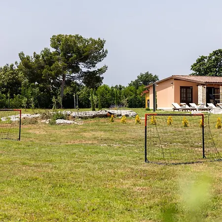 Villa Wunderschoene Mit Beheiztem Pool, Sauna Und Whirlpool In Der Naehe Des Meeres *