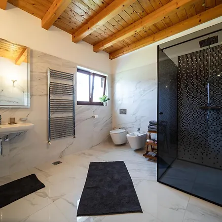 Wunderschoene Mit Beheiztem Pool, Sauna Und Whirlpool In Der Naehe Des Meeres Hrboki