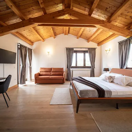 Wunderschoene Mit Beheiztem Pool, Sauna Und Whirlpool In Der Naehe Des Meeres * Hrboki
