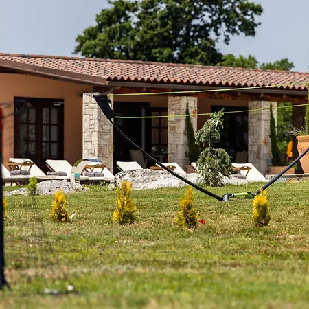 Wunderschoene Mit Beheiztem Pool, Sauna Und Whirlpool In Der Naehe Des Meeres Vila